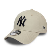 New Era New York Yankees Essential Stone 9FORTY - Cap On