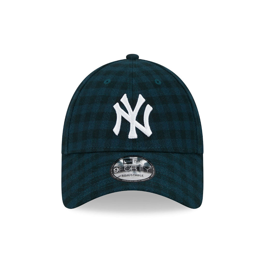 New Era New York Yankees Flannel Dark Green 9FORTY Adjustable Cap - Cap On
