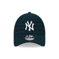 New Era New York Yankees Flannel Dark Green 9FORTY Adjustable Cap - Cap On