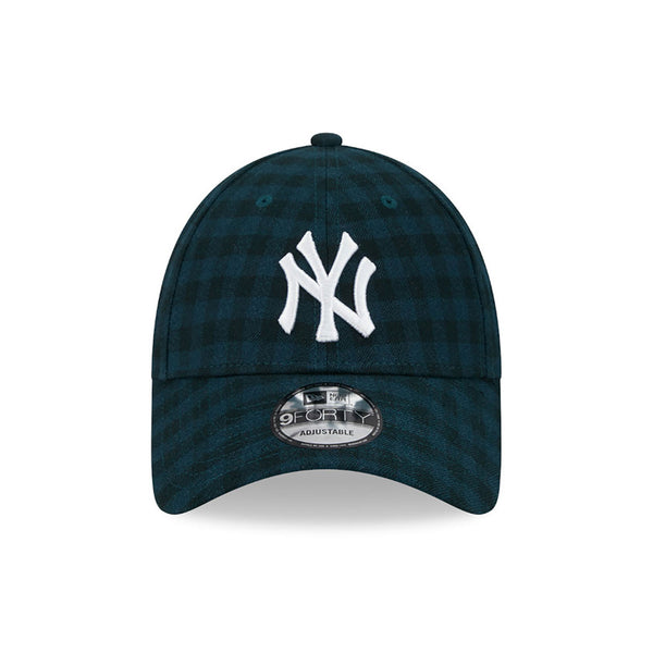 New Era New York Yankees Flannel Dark Green 9FORTY Adjustable Cap - Cap On