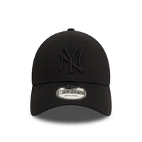 New Era New York Yankees Home Field Black 9FORTY A-Frame Trucker Adjustable Cap - Cap On