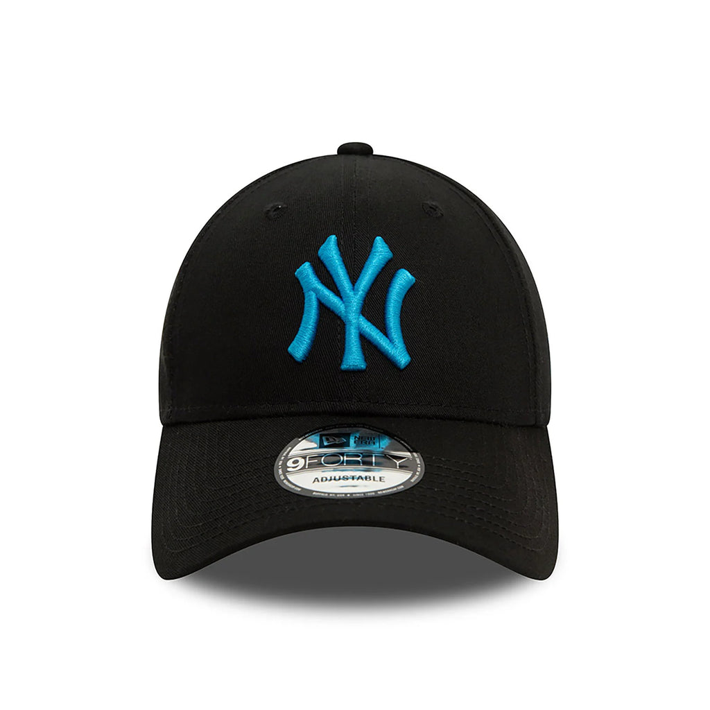 New Era New York Yankees League Essential Black 9FORTY Adjustable Cap - Cap On