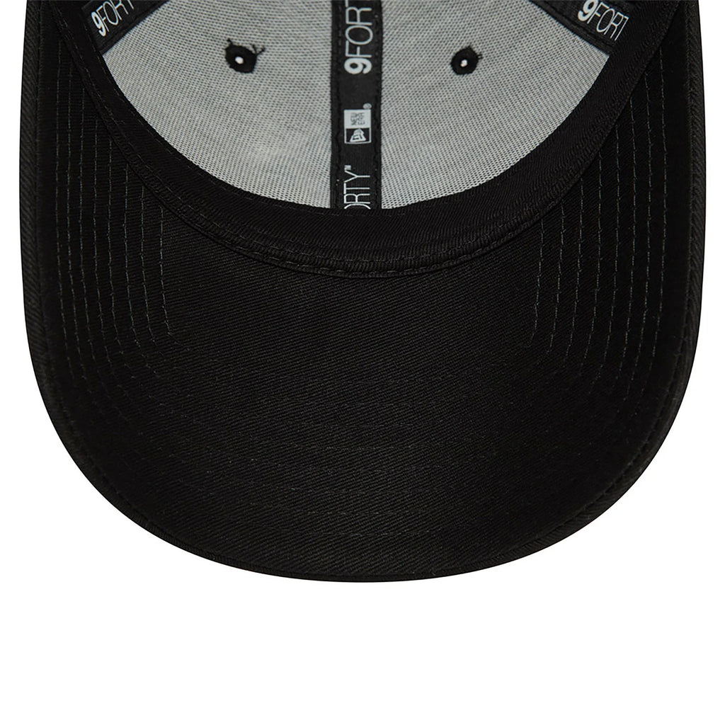 New Era New York Yankees League Essential Black 9FORTY Adjustable Cap - Cap On