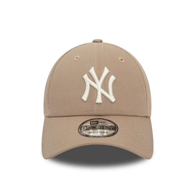 New York Yankees League Essential Brown 9FORTY Adjustable Cap - Cap On