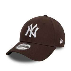 New Era New York Yankees League Essential Dark Brown 9FORTY Adjustable Cap - Cap On