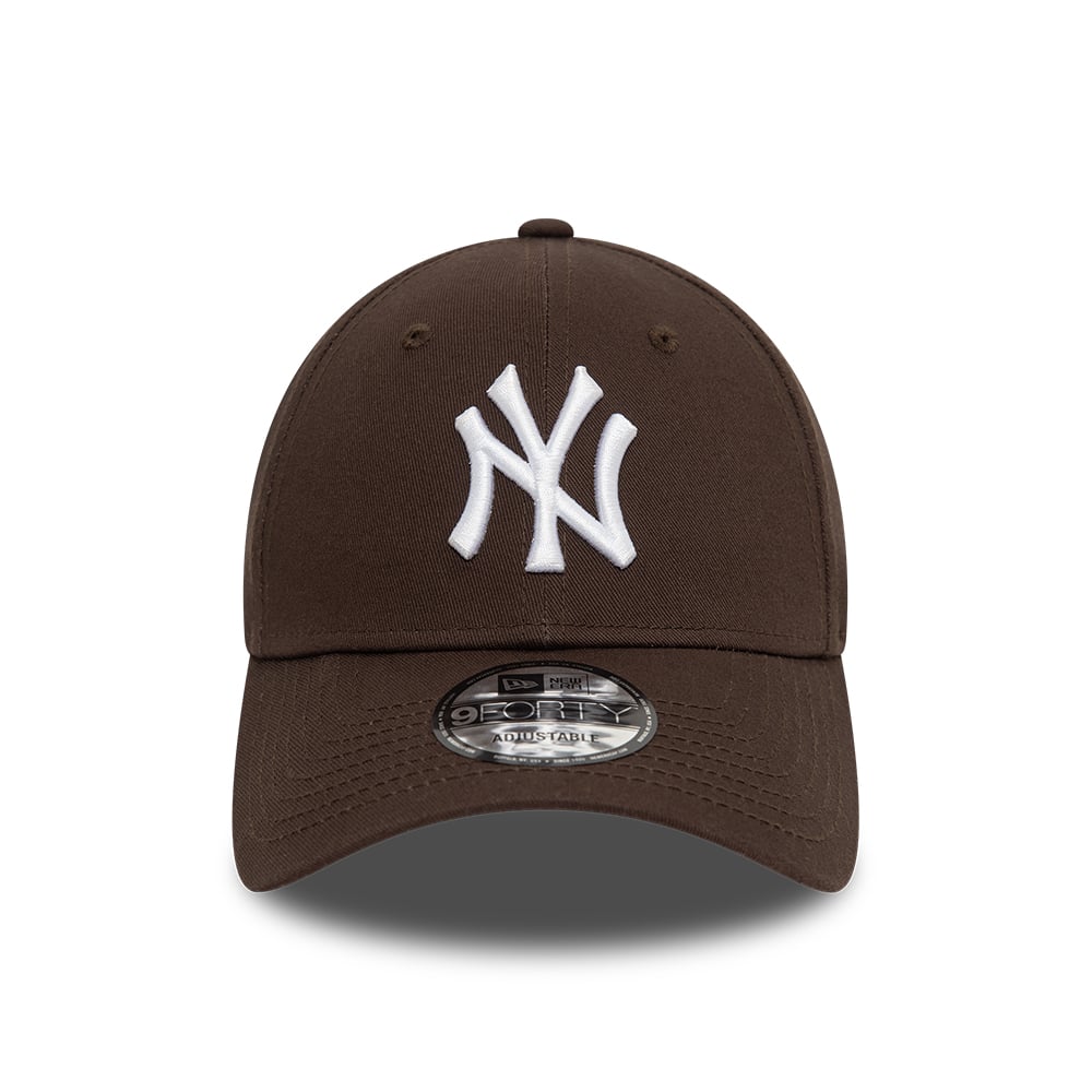 New Era New York Yankees League Essential Dark Brown 9FORTY Adjustable Cap - Cap On