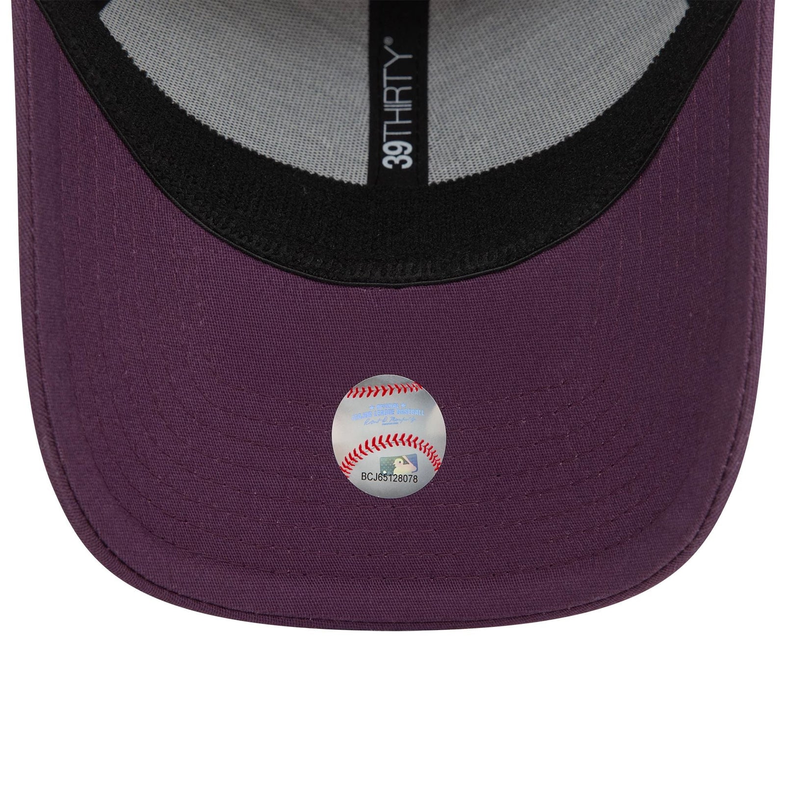 New Era New York Yankees League Essential Dark Purple 39THIRTY Stretch Fit Cap - Cap On