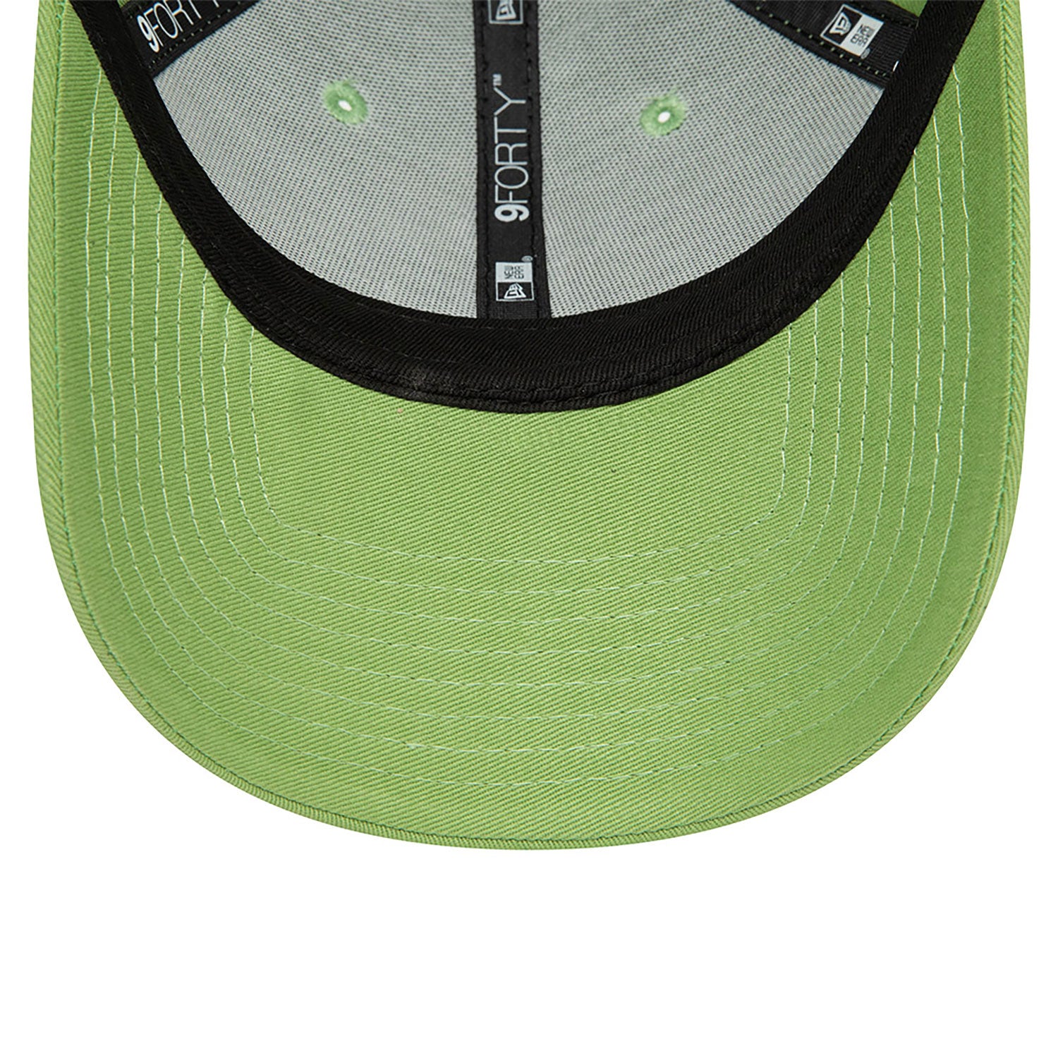 New Era New York Yankees League Essential Green 9FORTY Adjustable Cap - Cap On