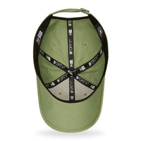 New Era New York Yankees League Essential Khaki 9FORTY Adjustable Cap - Cap On