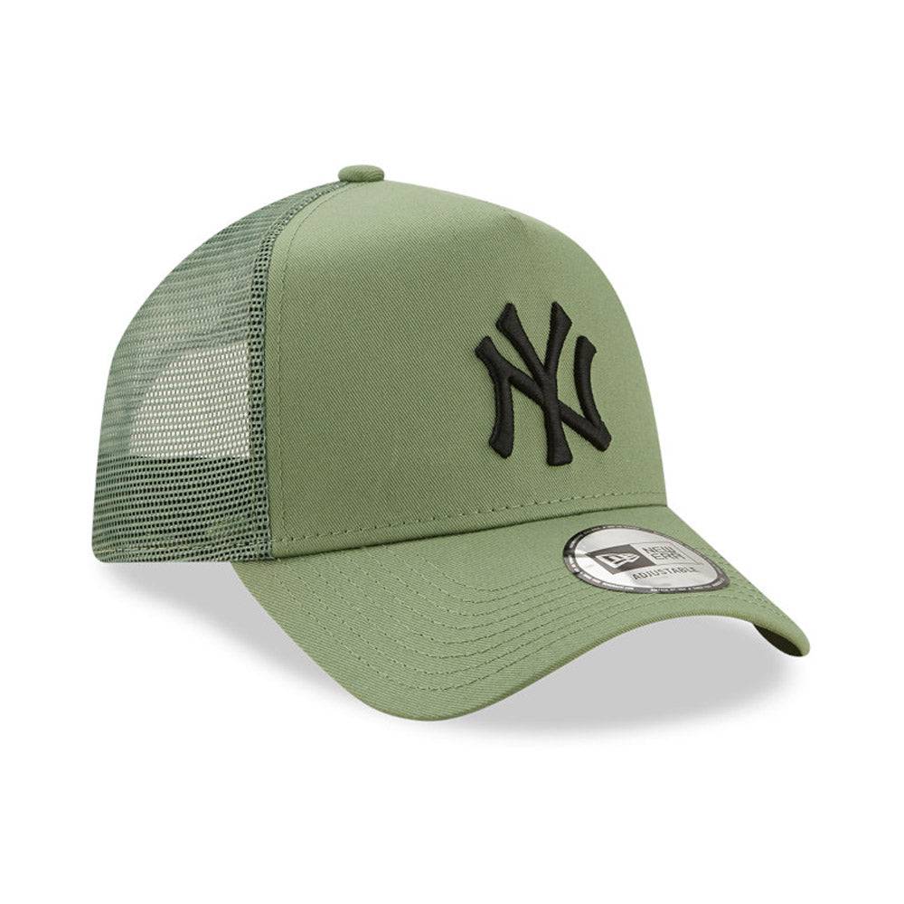 New Era New York Yankees League Essential Khaki A-Frame Trucker Cap - Cap On