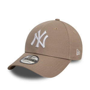 New Era New York Yankees League Essential Pastel Brown 9FORTY Adjustable Cap - Cap On