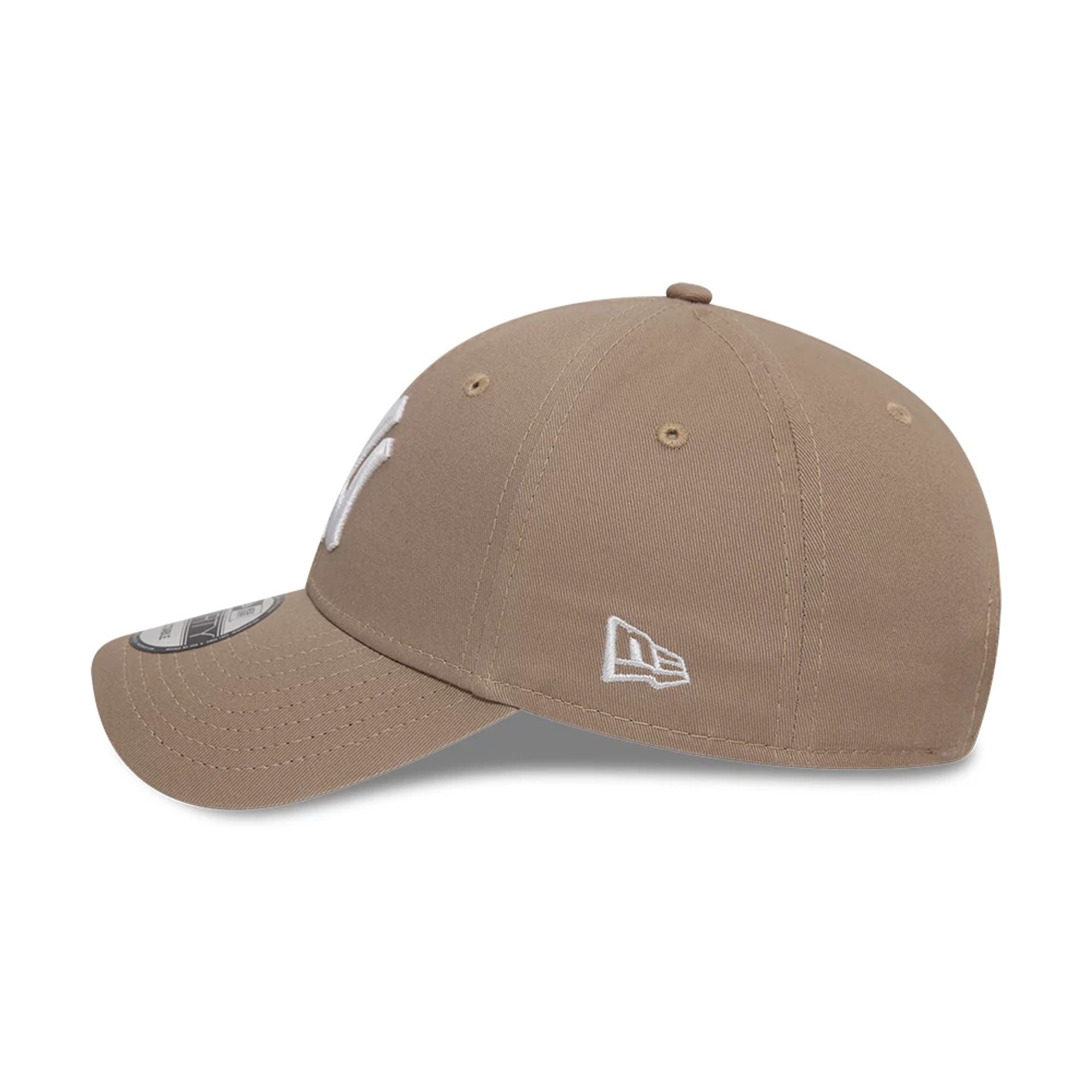 New Era New York Yankees League Essential Pastel Brown 9FORTY Adjustable Cap - Cap On