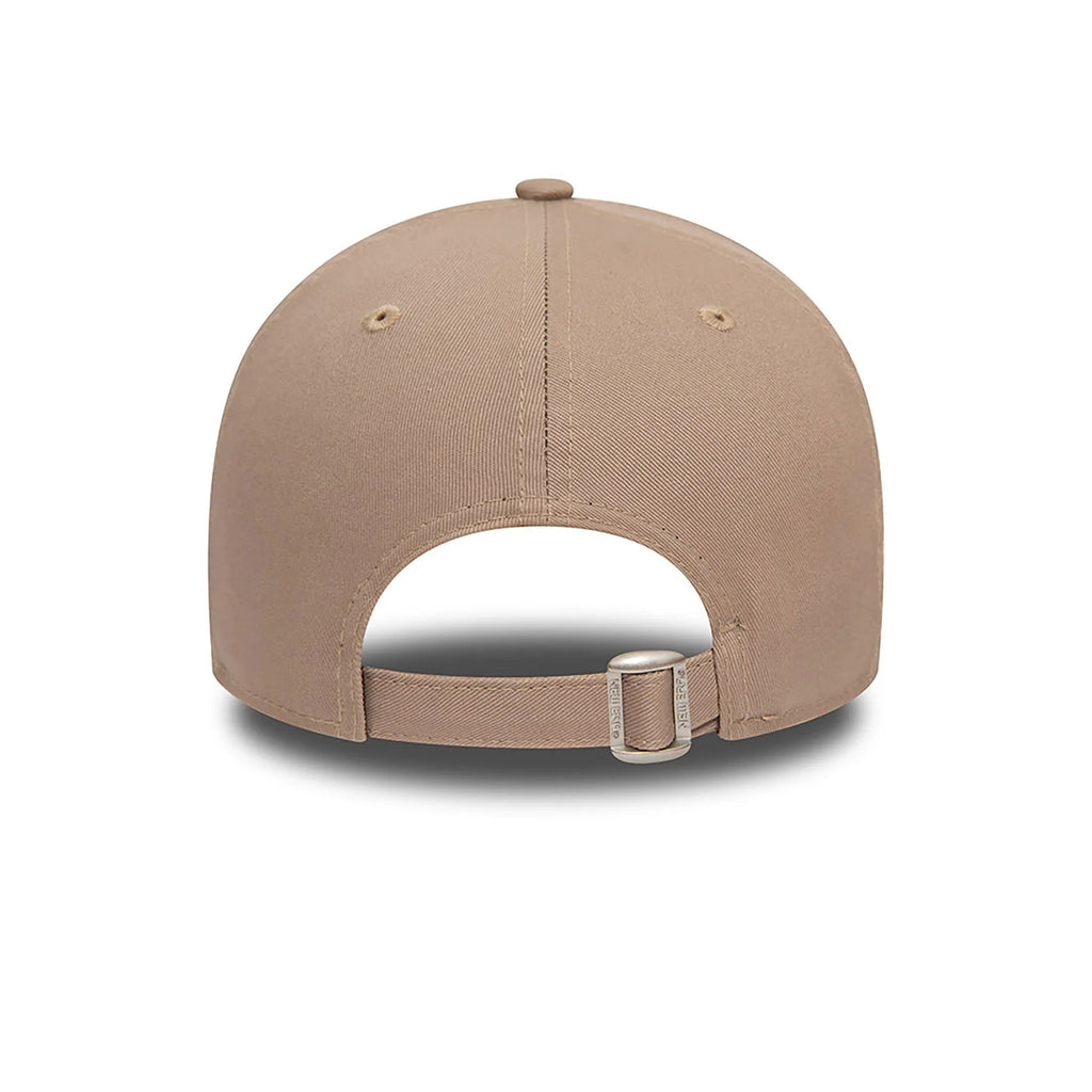 New Era New York Yankees League Essential Pastel Brown 9FORTY Adjustable Cap - Cap On