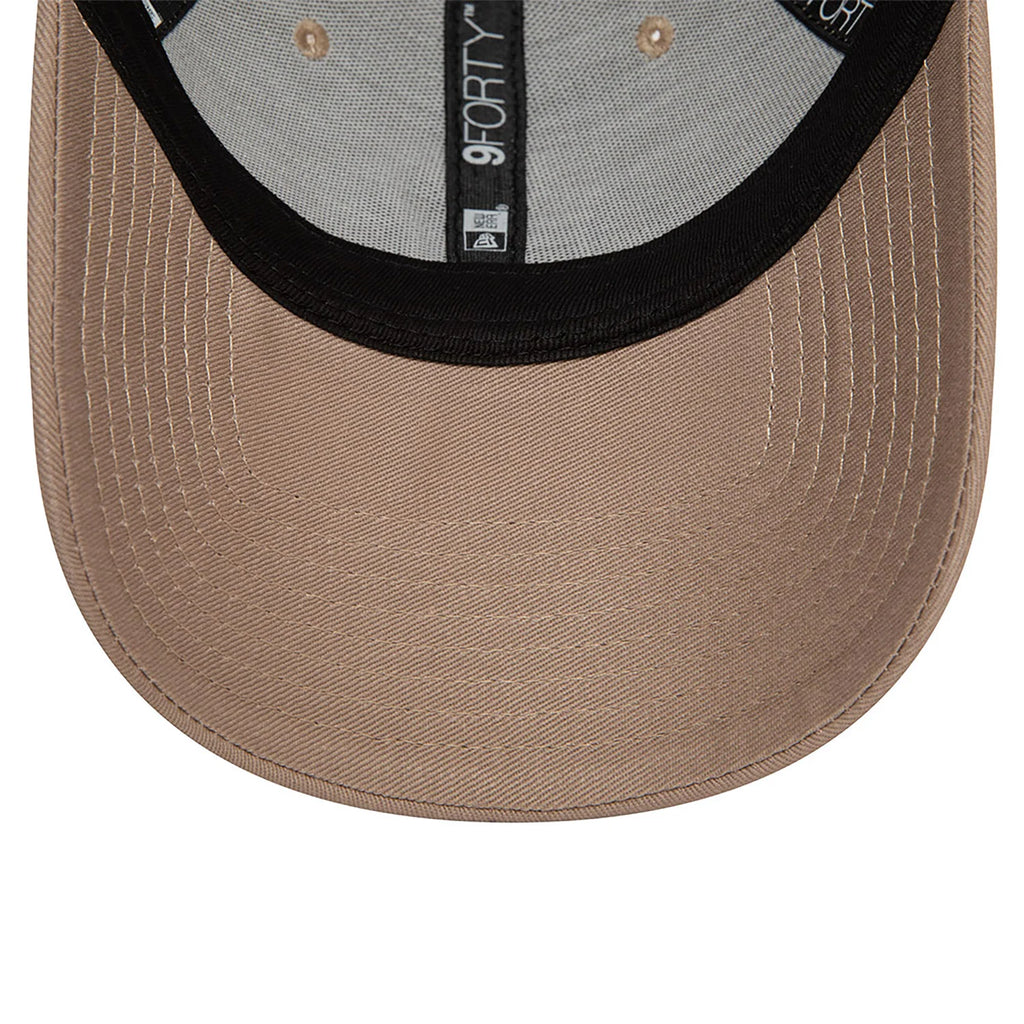 New Era New York Yankees League Essential Pastel Brown 9FORTY Adjustable Cap - Cap On