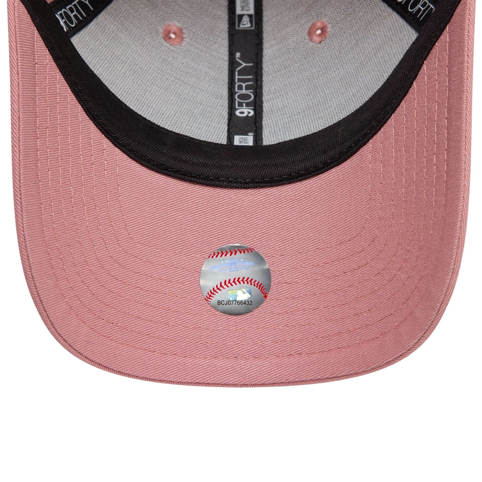 New Era New York Yankees League Essential Pastel Pink 9FORTY Adjustable Cap - Cap On