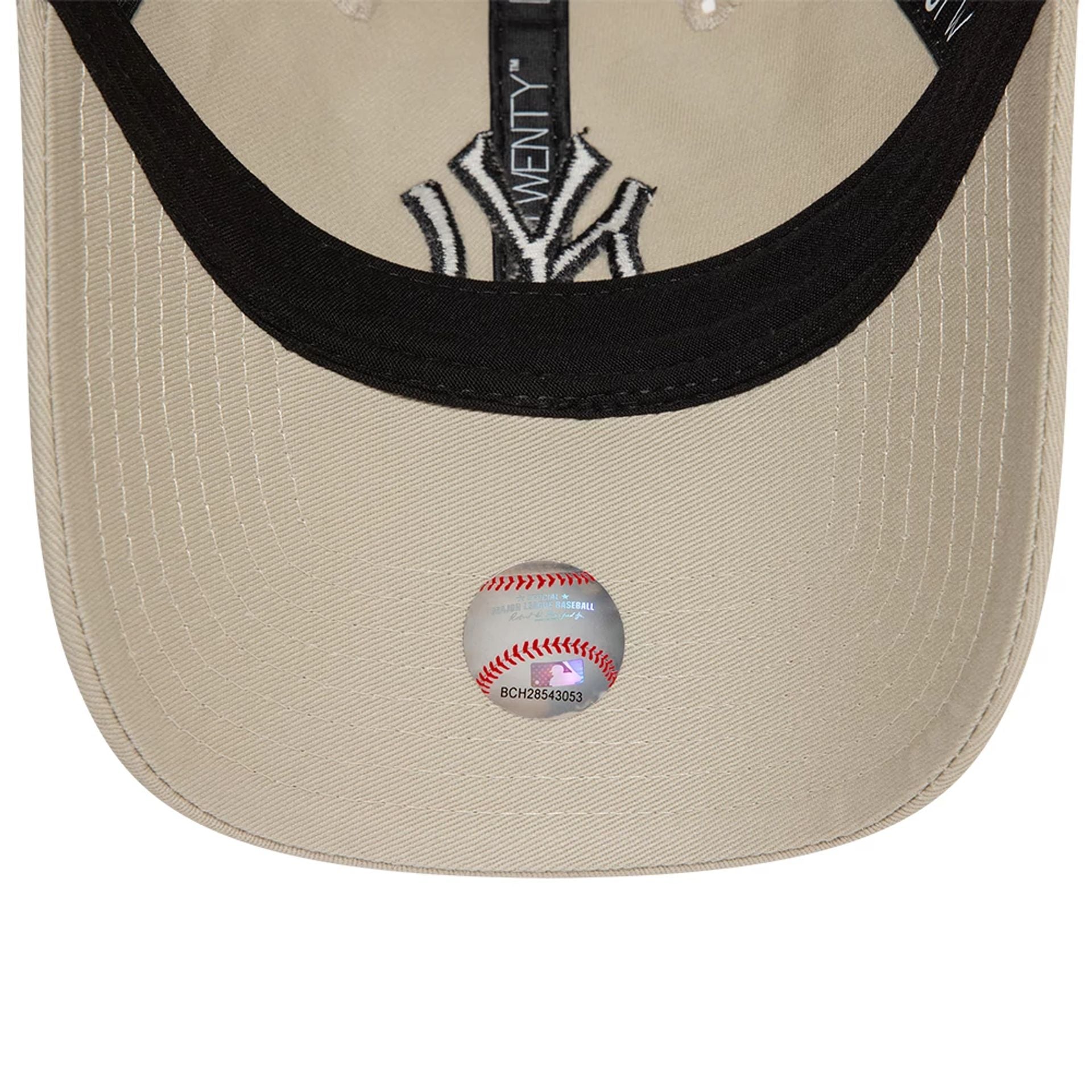 New Era New York Yankees League Essential Stone 9TWENTY Adjustable Cap - Cap On