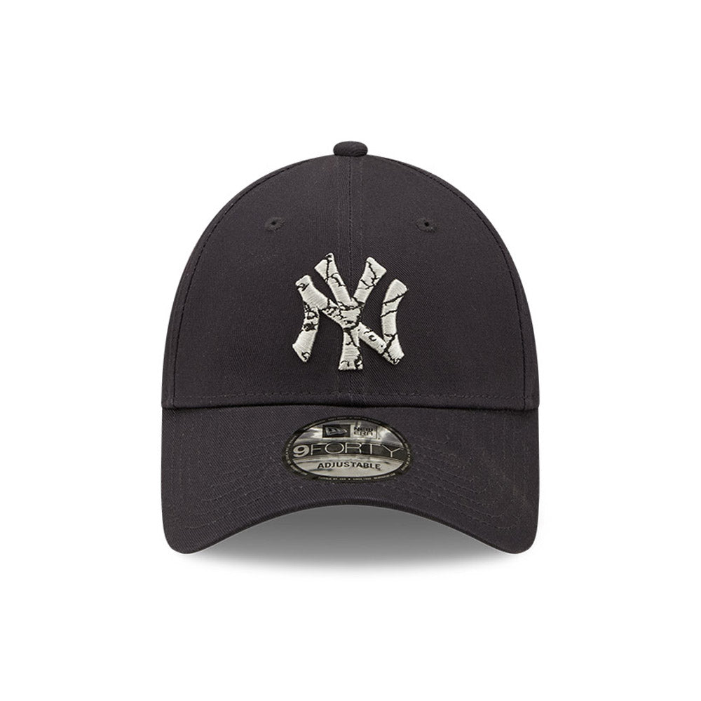 New Era New York Yankees Marble Infill Navy 9FORTY Adjustable Cap - Cap On