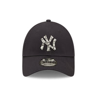New Era New York Yankees Marble Infill Navy 9FORTY Adjustable Cap - Cap On