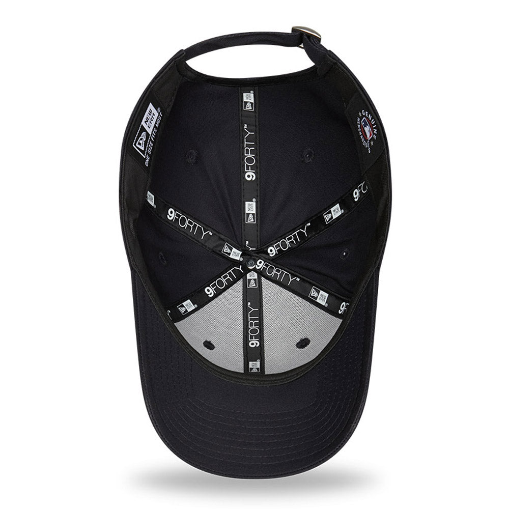 New Era New York Yankees Marble Infill Navy 9FORTY Adjustable Cap - Cap On