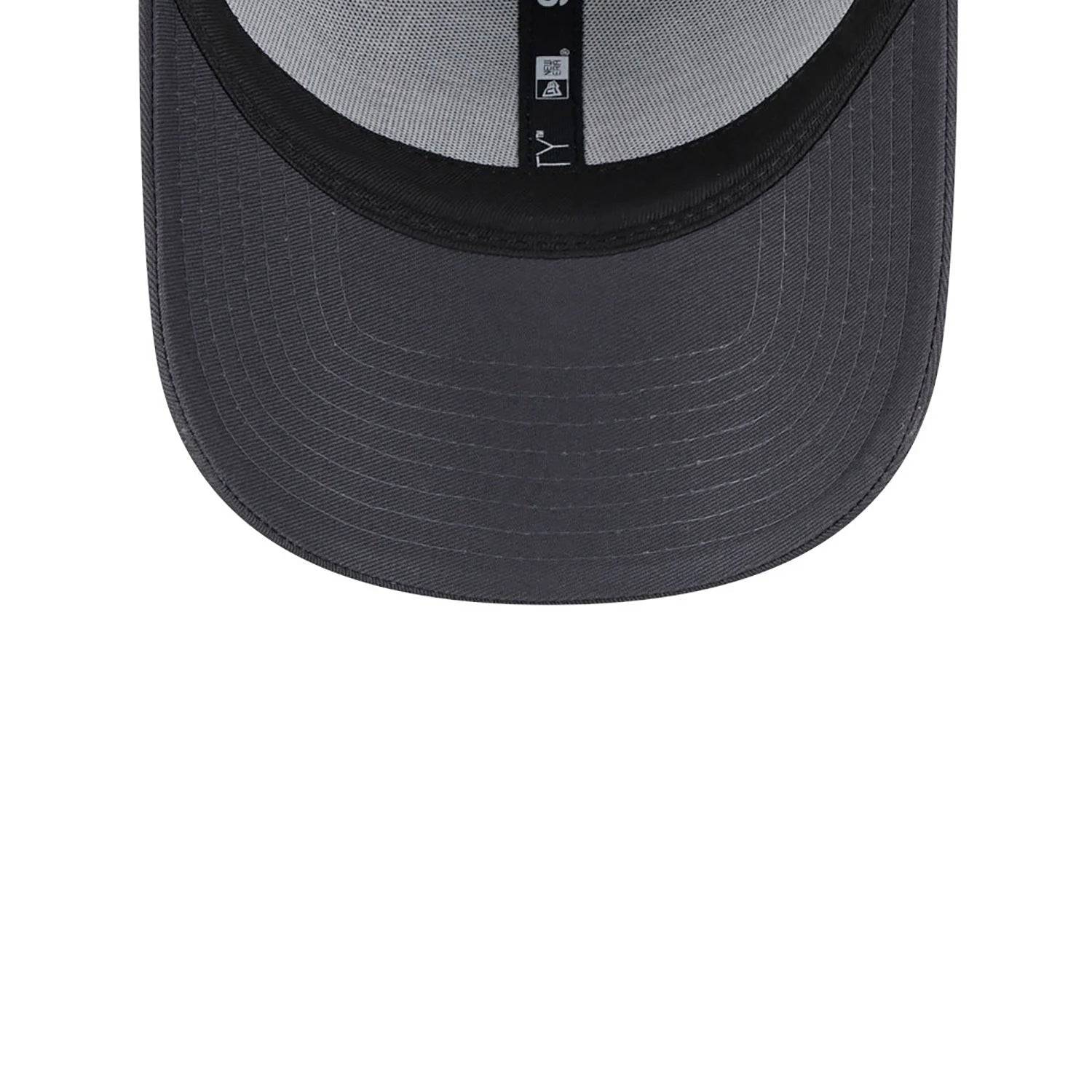 New Era New York Yankees Metallic Grey 9FORTY Adjustable Cap - Cap On