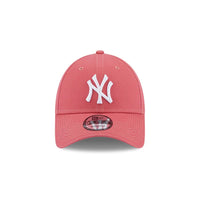 New Era New York Yankees MLB League Essentials 9FORTY Strapback - Cap On