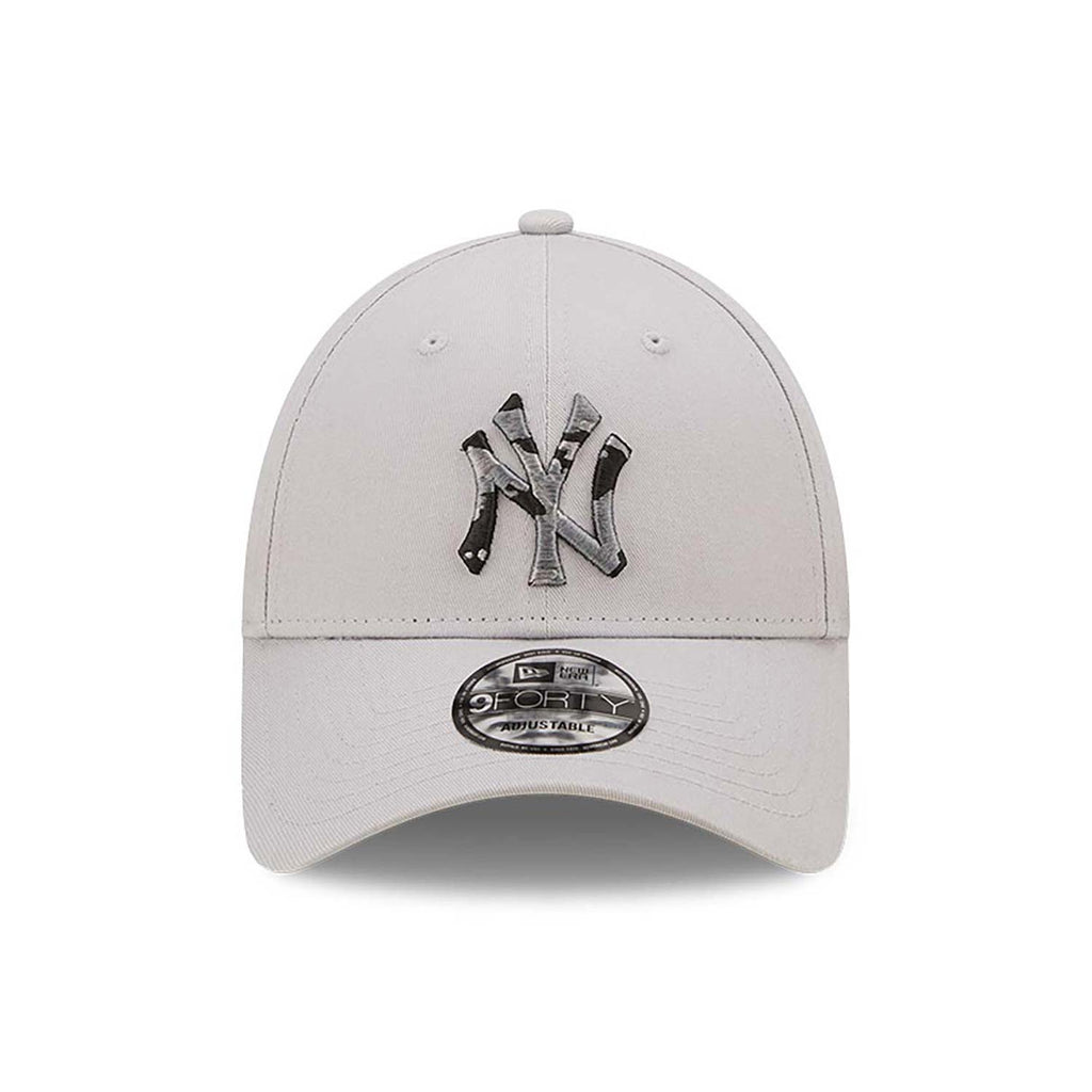 New Era New York Yankees Seasonal Infill White 9FORTY Adjustable Cap - Cap On