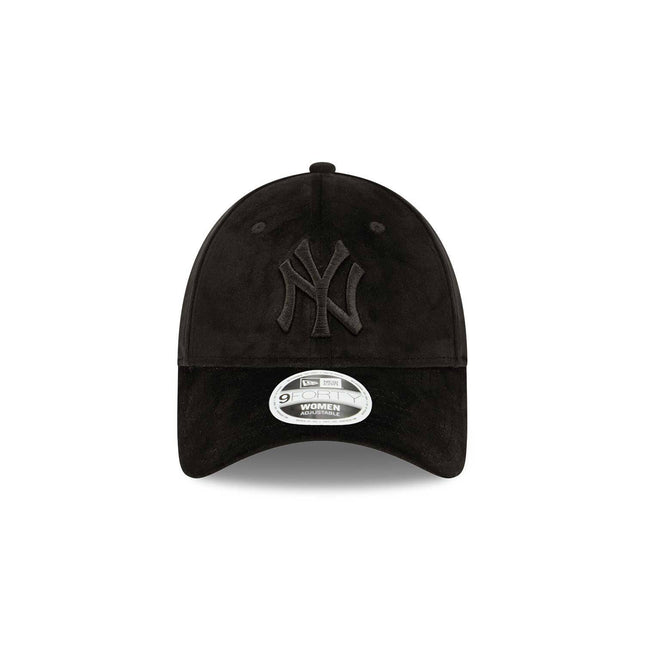 New Era New York Yankees Women's Black Velour 9FORTY Adjustable Cap - Cap On
