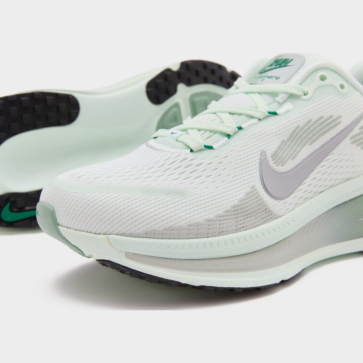 Green Nike Vomero 18 Women's