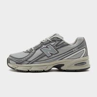 New Balance 740