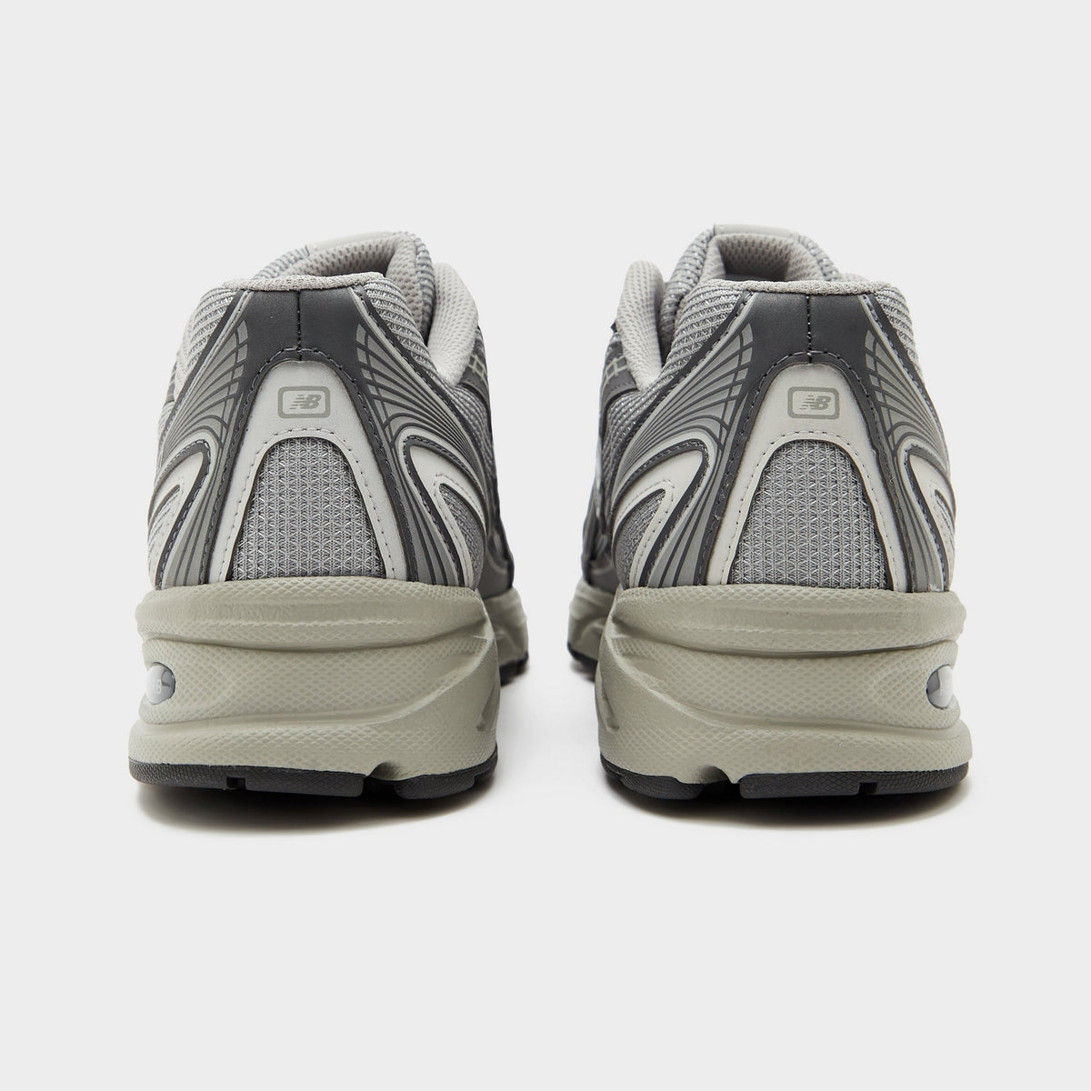 New Balance 740