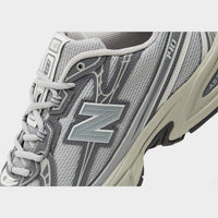 New Balance 740