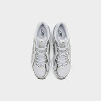 Grey New Balance 740