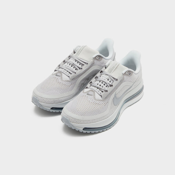 Grey Nike Pegasus Premium