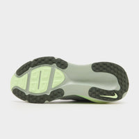 Grey Nike Vomero 18