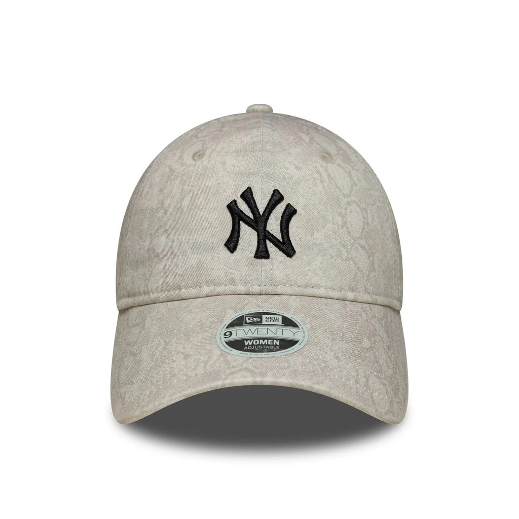 New Era New York Yankees Womens MLB Animal Cream 9TWENTY Adjustable Cap
