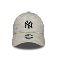 New Era New York Yankees Womens MLB Animal Cream 9TWENTY Adjustable Cap