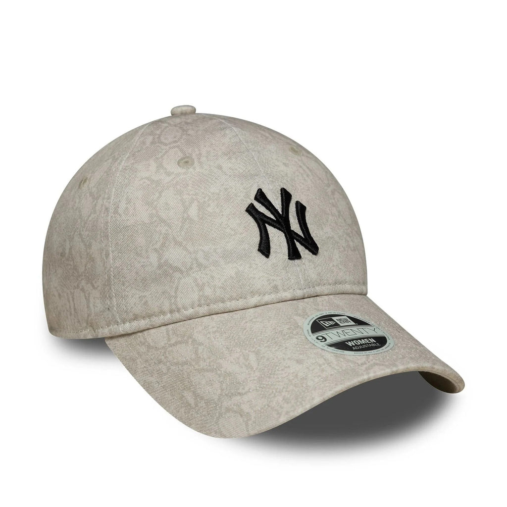 New Era New York Yankees Womens MLB Animal Cream 9TWENTY Adjustable Cap