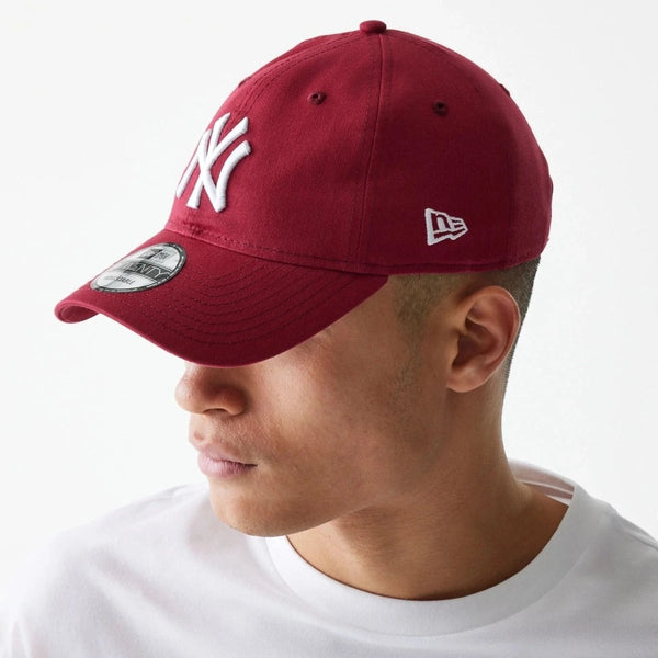 New Era New York Yankees League Essential Dark Red 9TWENTY Adjustable Cap