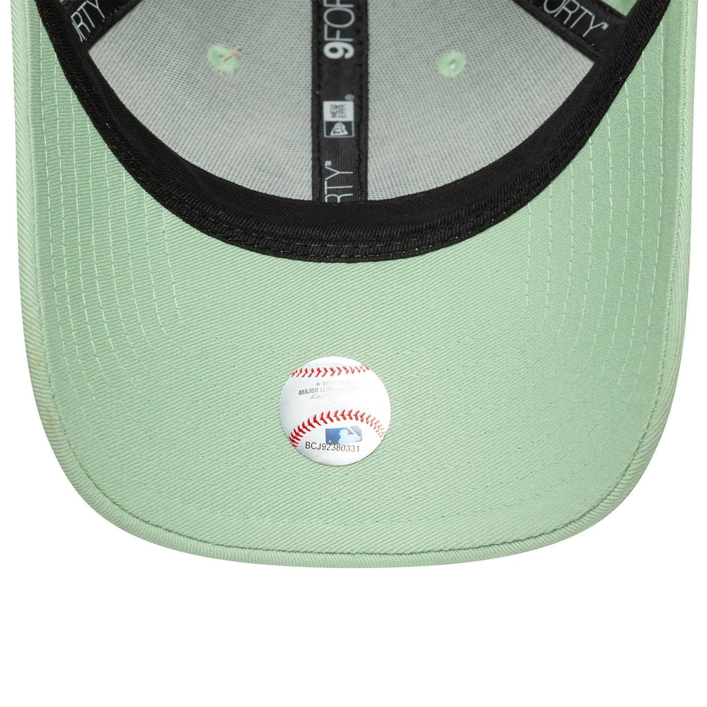 New Era New York Yankees Womens Metallic Pastel Green 9FORTY Adjustable Cap