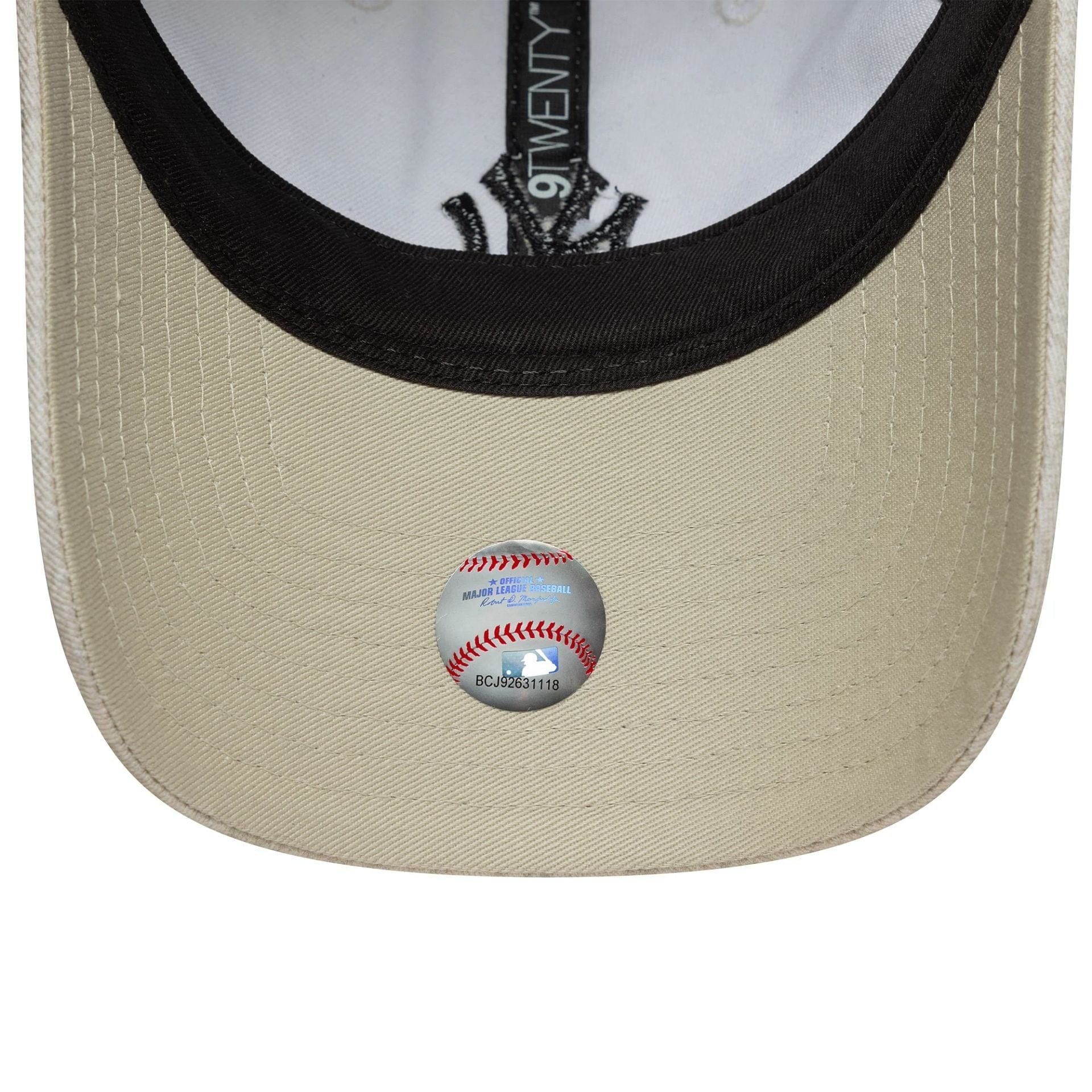 New Era New York Yankees Womens MLB Animal Cream 9TWENTY Adjustable Cap