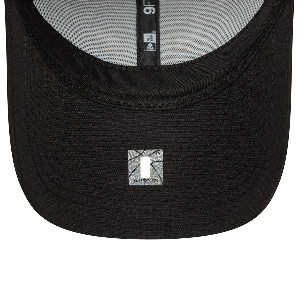 New Era Chicago Bulls NBA Piping Black 9FORTY Adjustable Cap