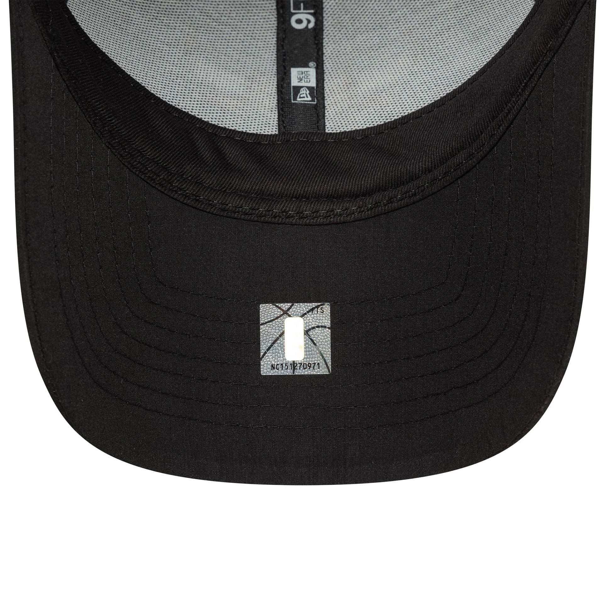 New Era Chicago Bulls NBA Piping Black 9FORTY Adjustable Cap