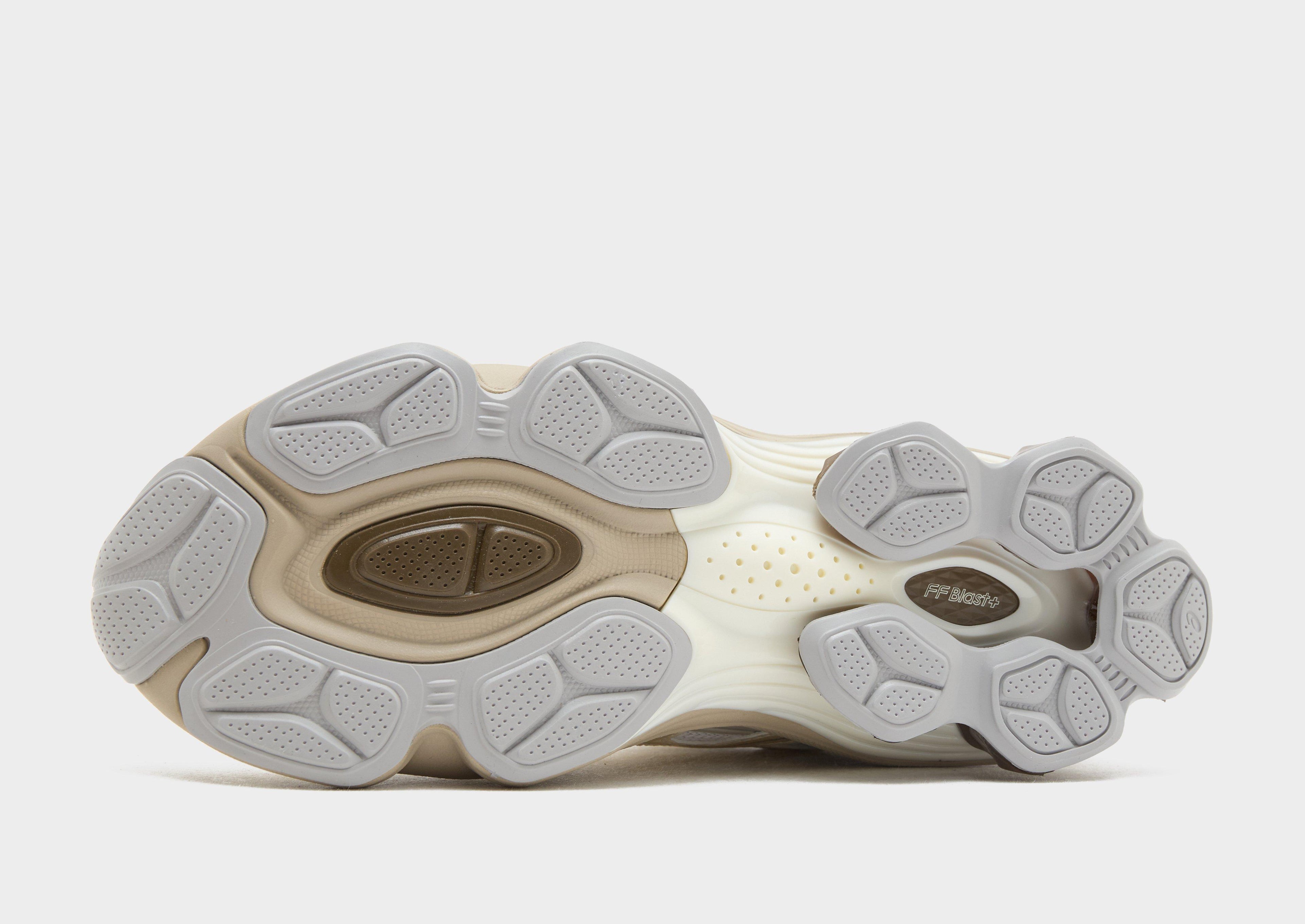 White ASICS GEL-KINETIC FLUENT Women's