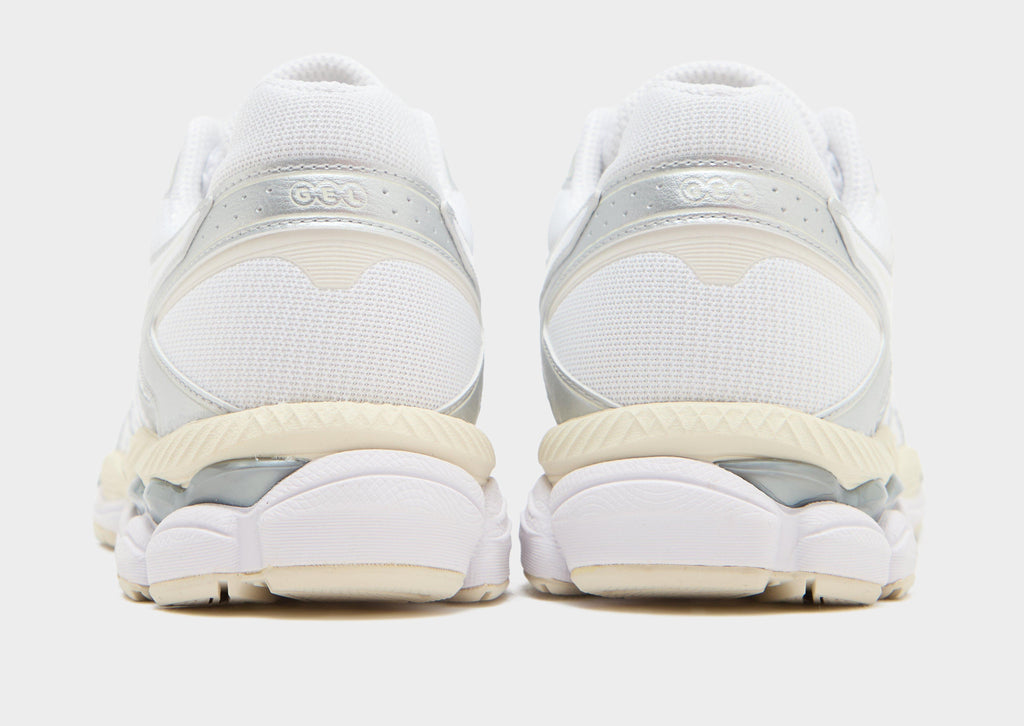 White ASICS GEL-CUMULUS 16