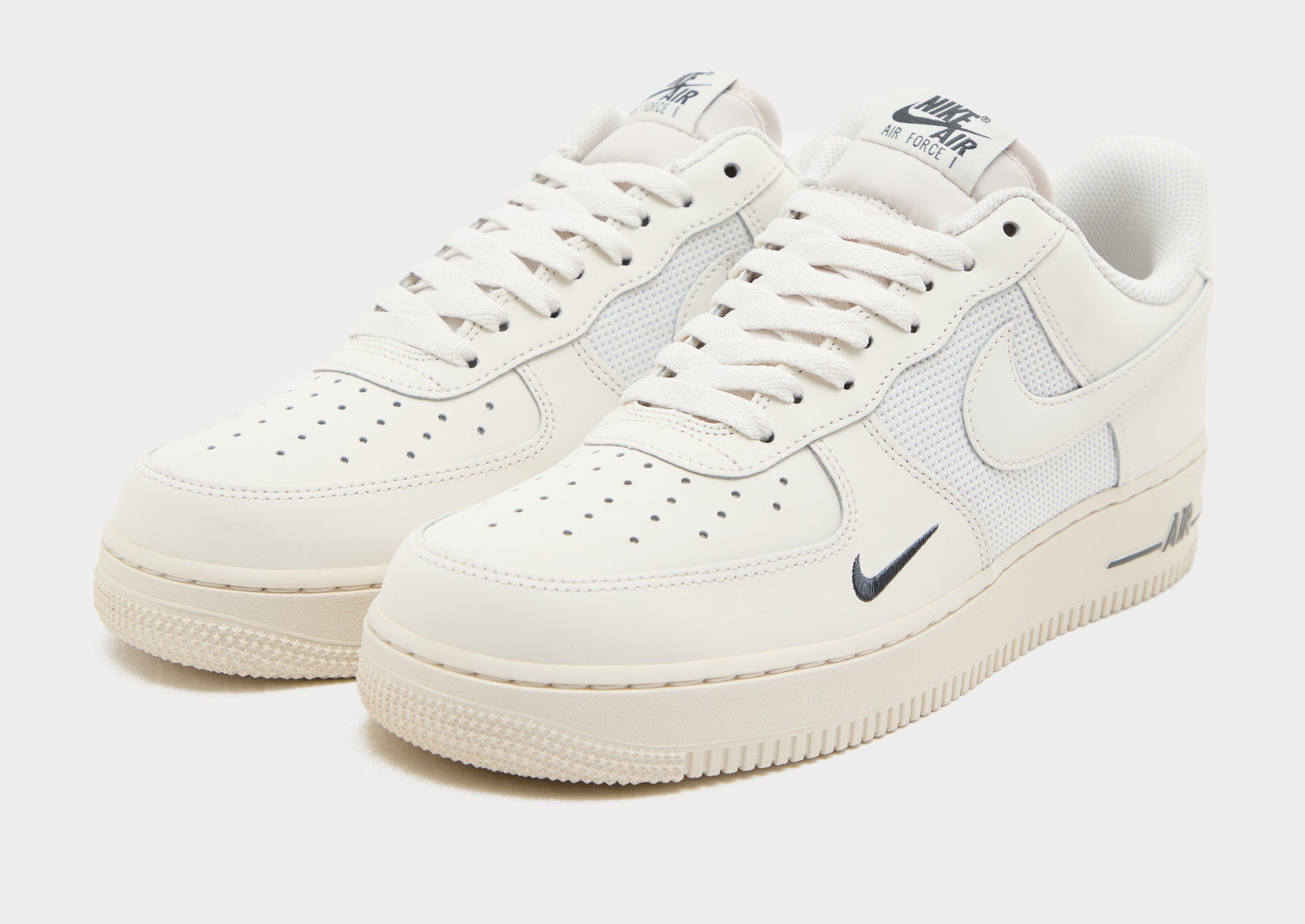 Nike White Nike Air Force 1 '07 LV8