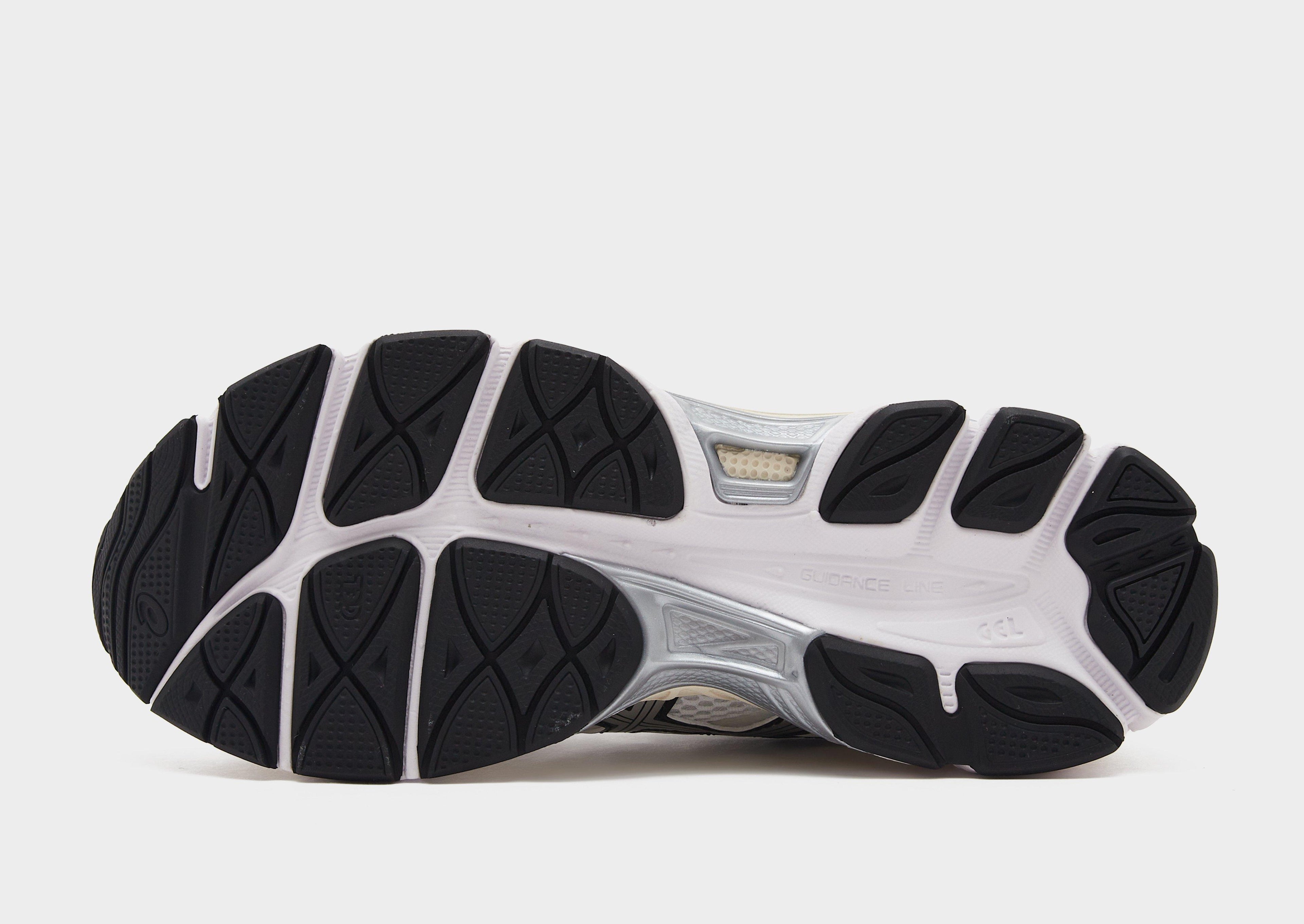 White ASICS GEL-CUMULUS 16 Women's