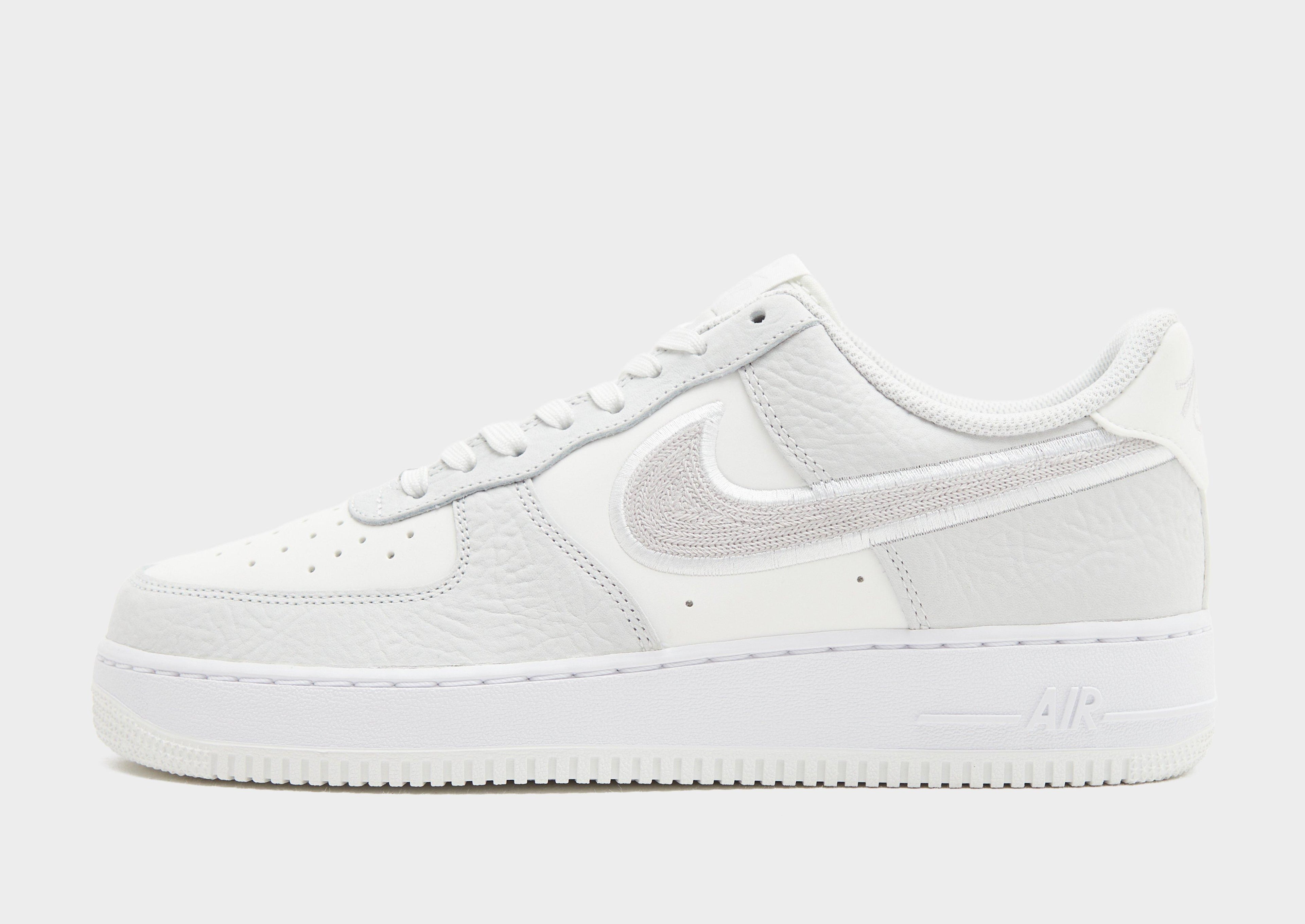 Nike White Nike Air Force 1 '07 LV8