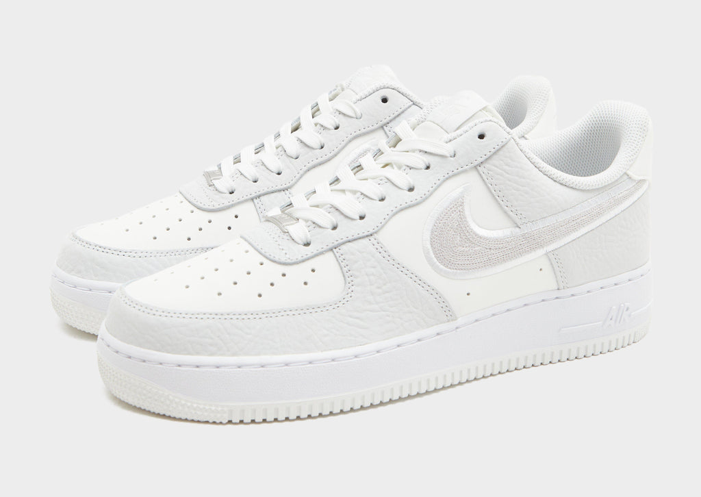 Nike White Nike Air Force 1 '07 LV8