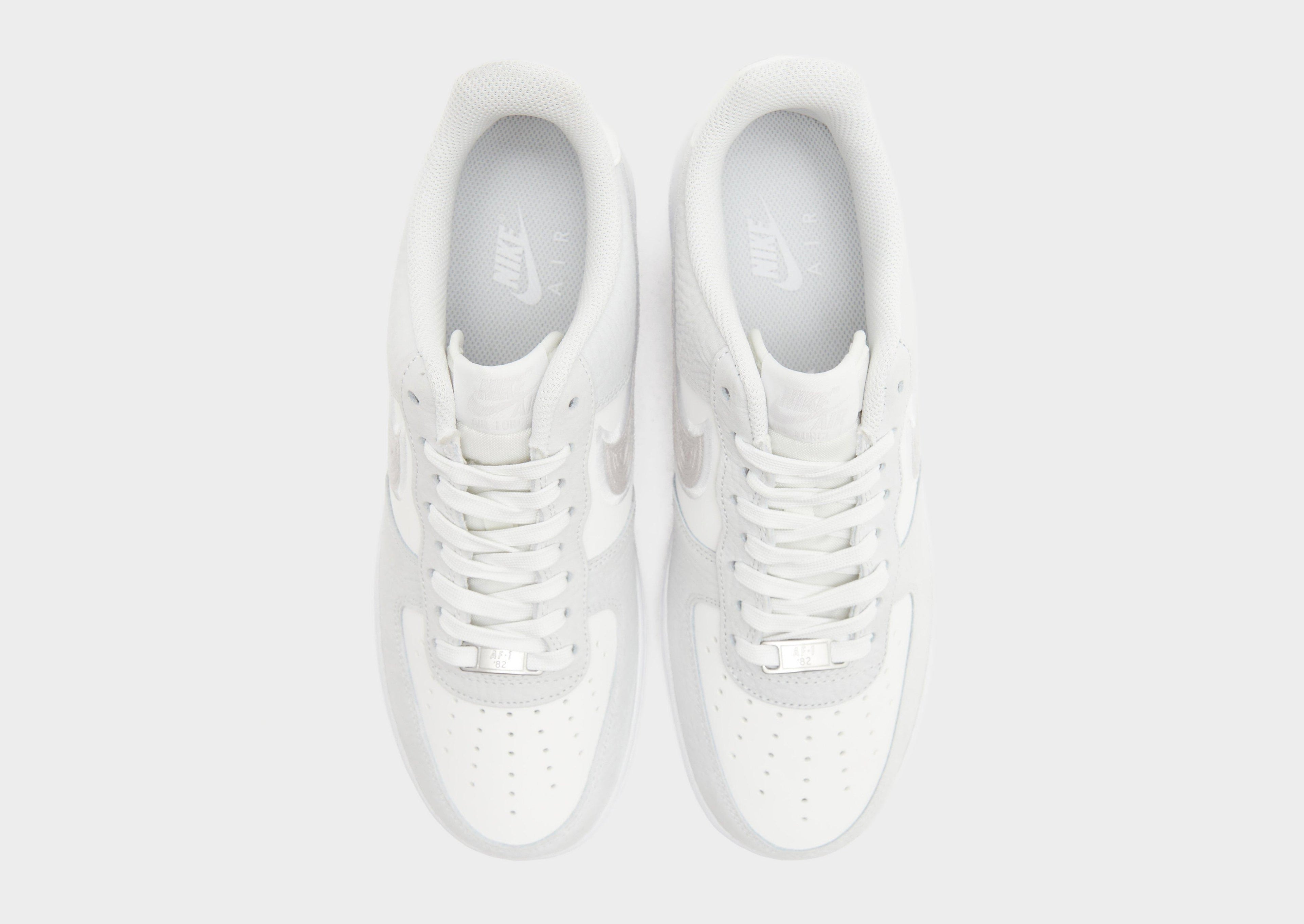 Nike White Nike Air Force 1 '07 LV8