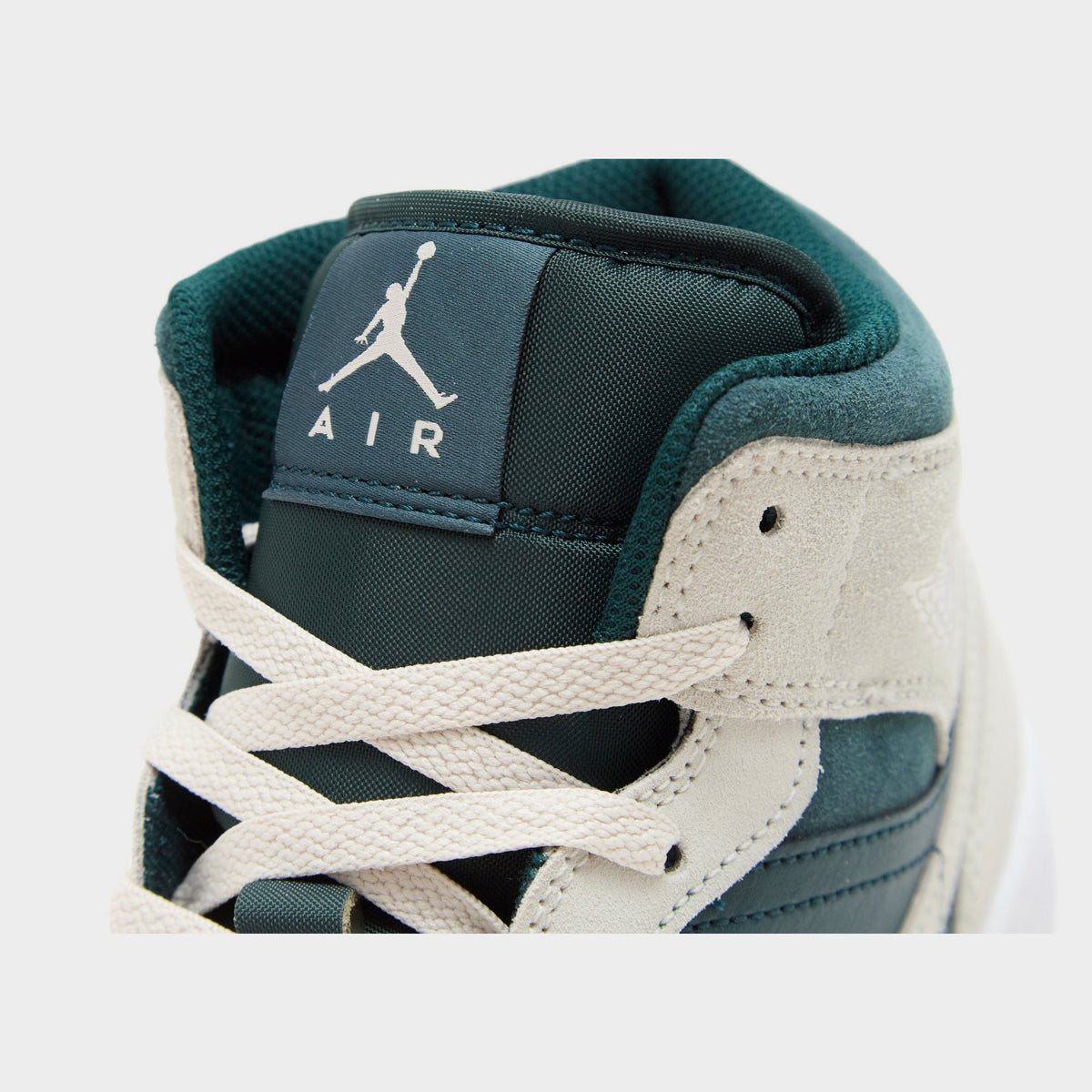 Jordan Air 1 Mid